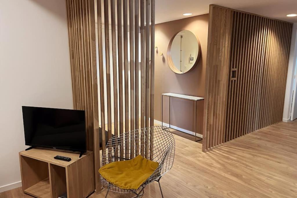 Aux Marches Du Palais - Ac Clim - Spacieux - Terrasse - Wifi 아비뇽 외부 사진