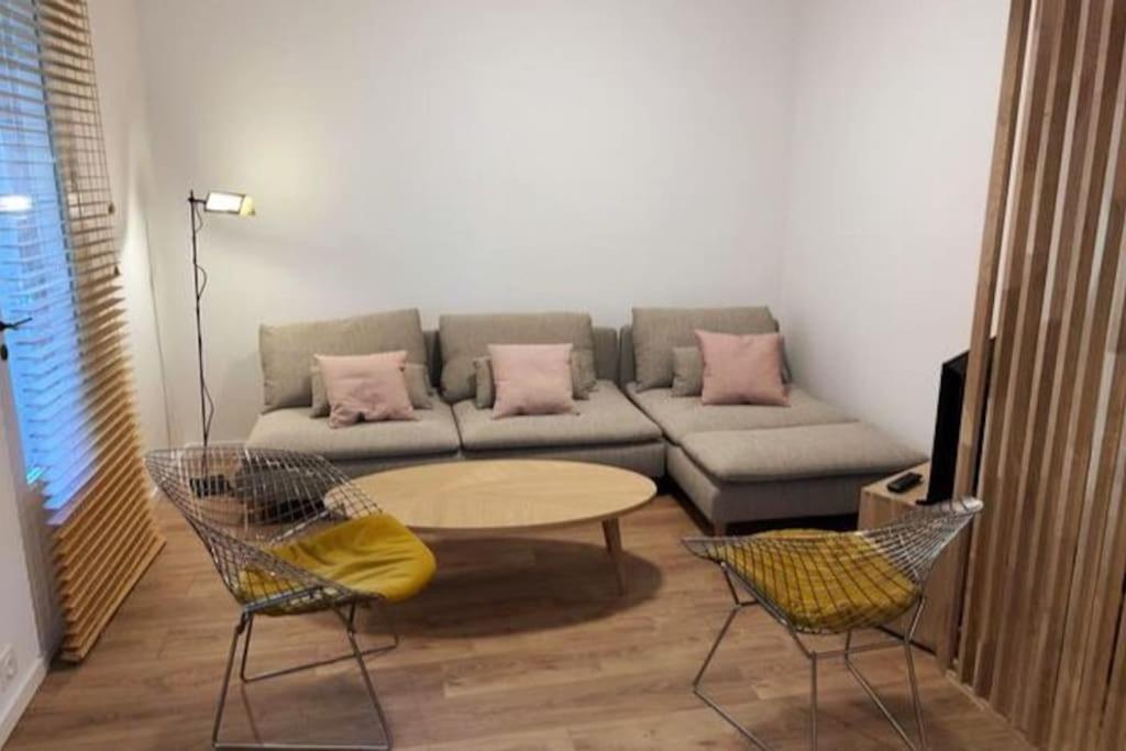 Aux Marches Du Palais - Ac Clim - Spacieux - Terrasse - Wifi 아비뇽 외부 사진