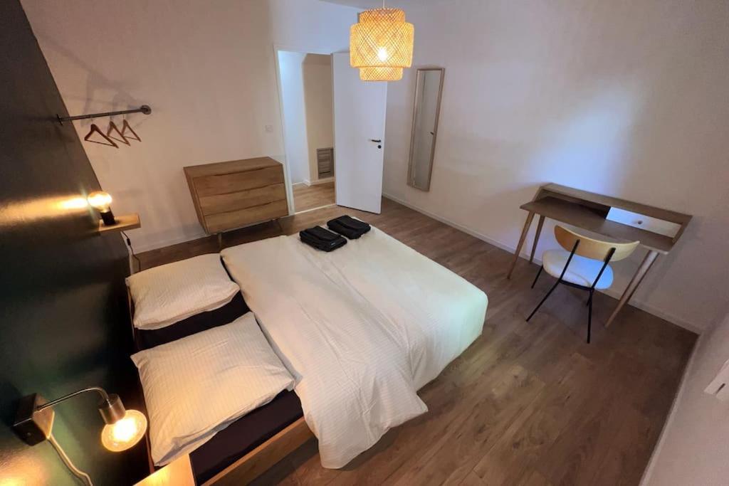 Aux Marches Du Palais - Ac Clim - Spacieux - Terrasse - Wifi 아비뇽 외부 사진