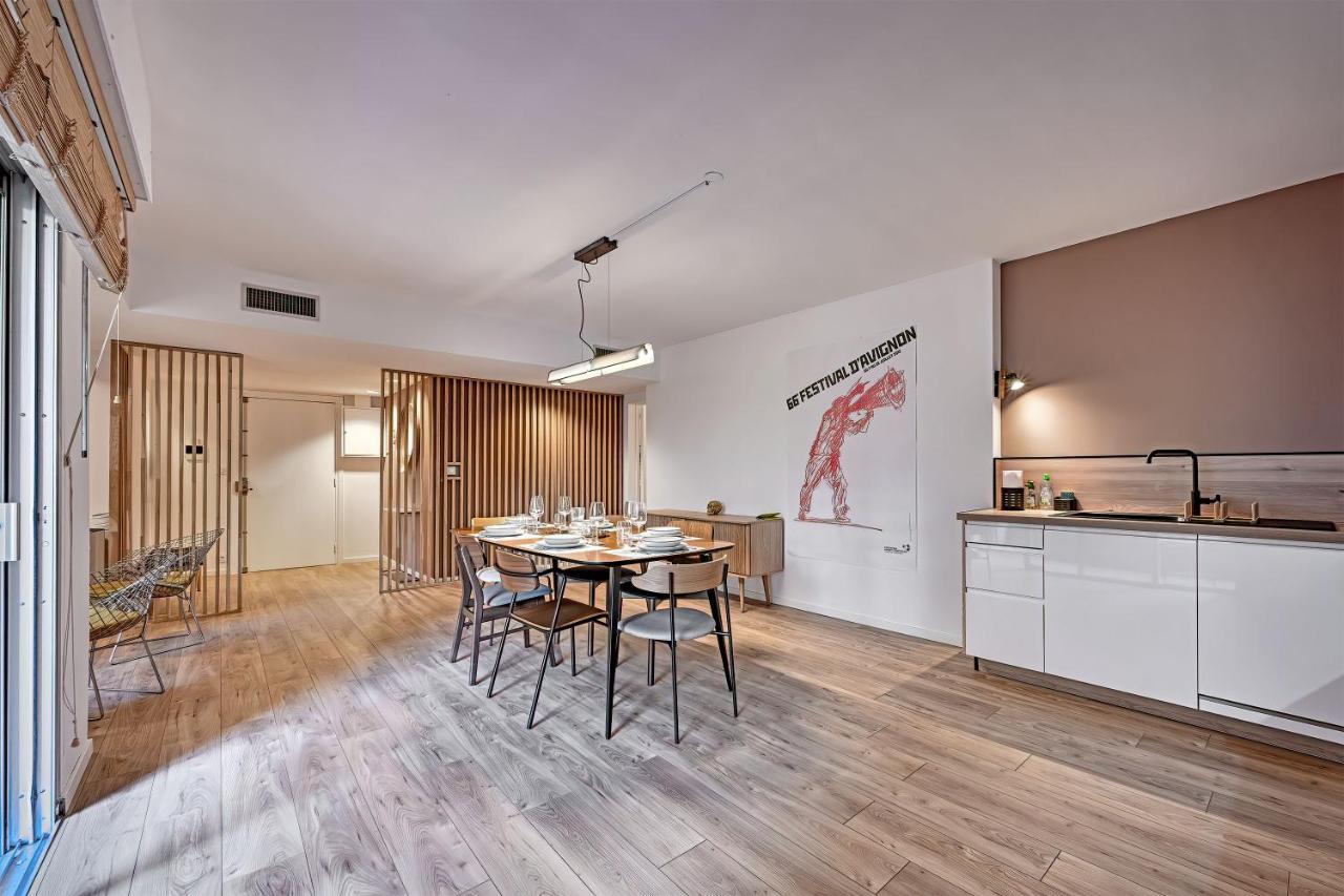 Aux Marches Du Palais - Ac Clim - Spacieux - Terrasse - Wifi 아비뇽 외부 사진