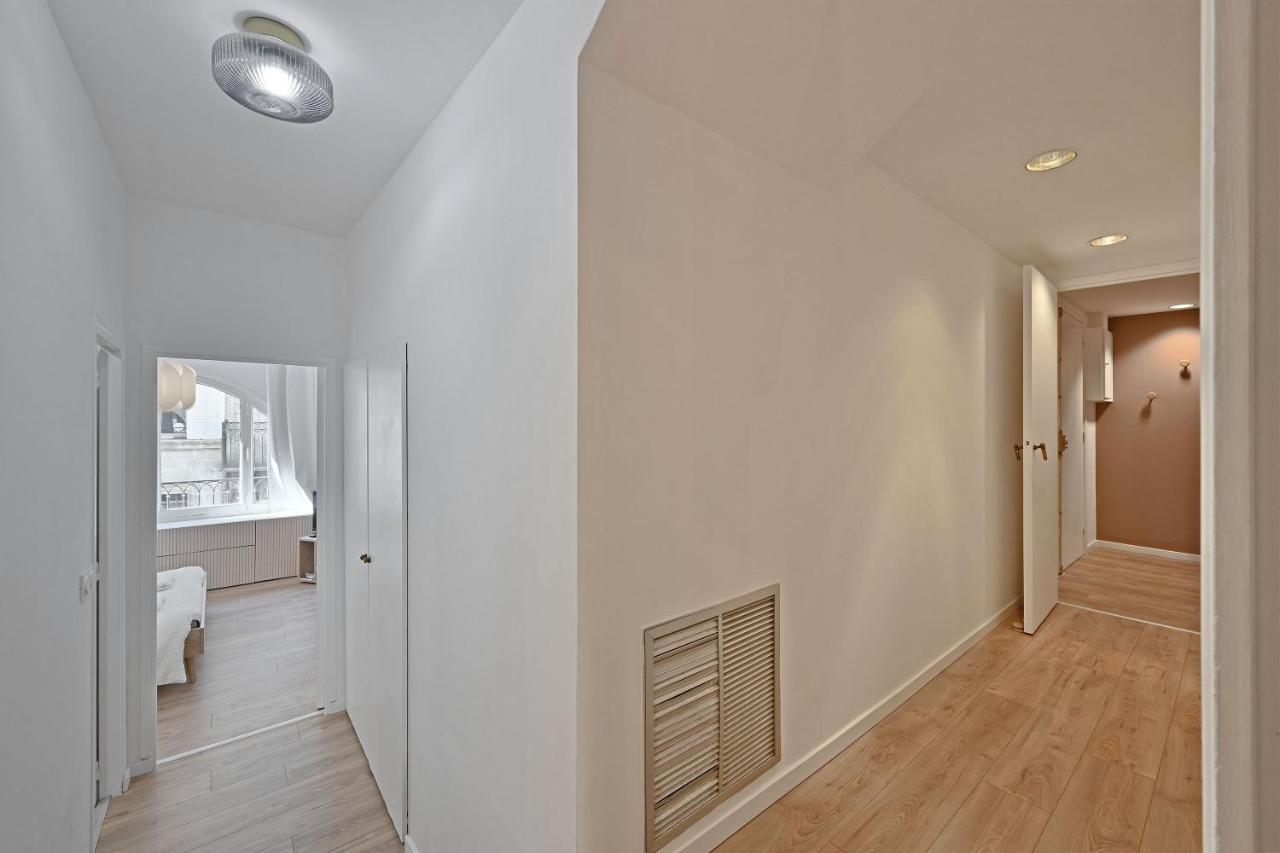 Aux Marches Du Palais - Ac Clim - Spacieux - Terrasse - Wifi 아비뇽 외부 사진